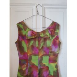 Farverig kjole, 1960'erne, med sl�jfe p� ryggen