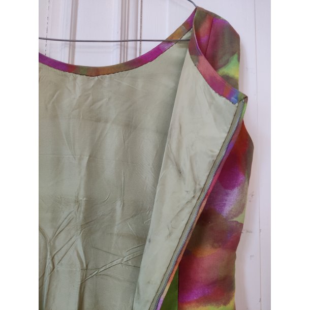 Farverig kjole, 1960'erne, med sl�jfe p� ryggen