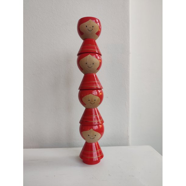 4 Lyholmer �ggeb�gre, piger med r�dt h�r