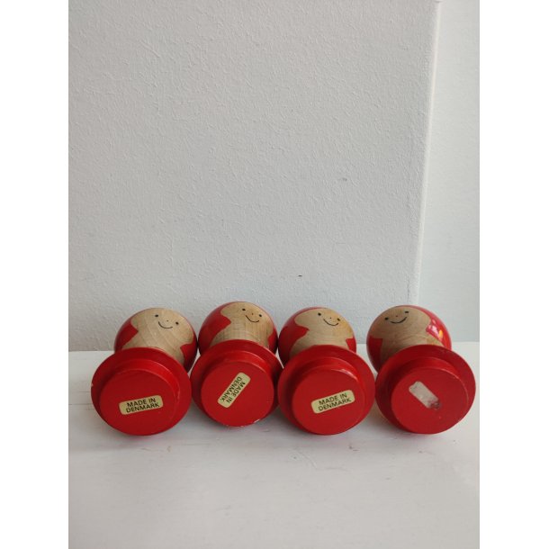 4 Lyholmer �ggeb�gre, piger med r�dt h�r