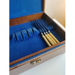 Smuk gammel opbevaringskasse til s�lvt�j