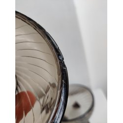 L�gkrukke i r�gfarvet glas