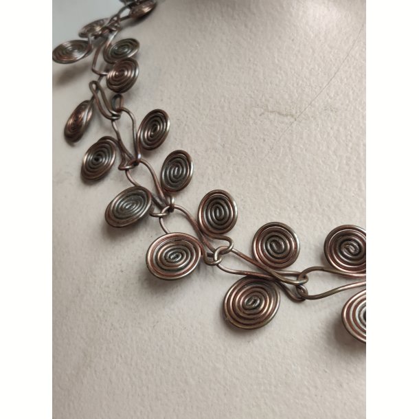Vintage spiralhalsk�de, kobbertr�d