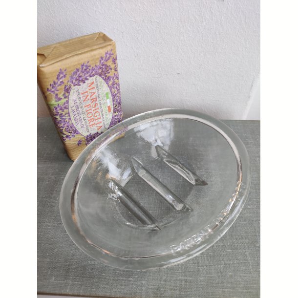 S�besk�l af presset glas