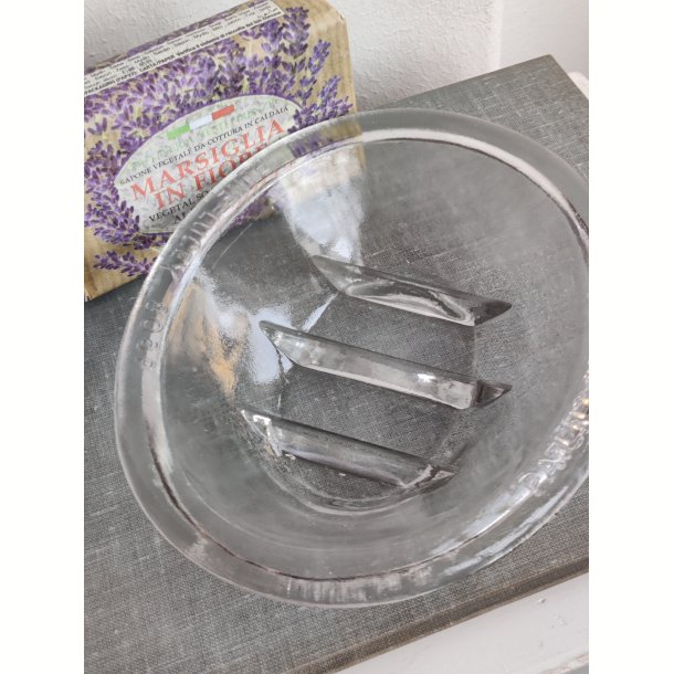 S�besk�l af presset glas
