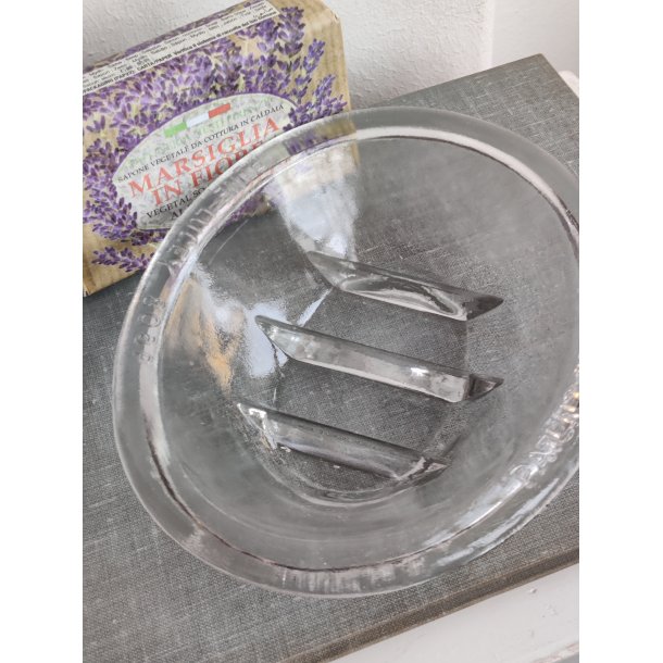 S�besk�l af presset glas