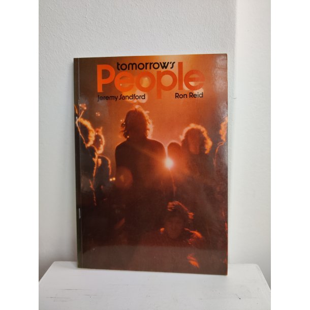 Tomorrow's people, fotobog om hippier og festivaler