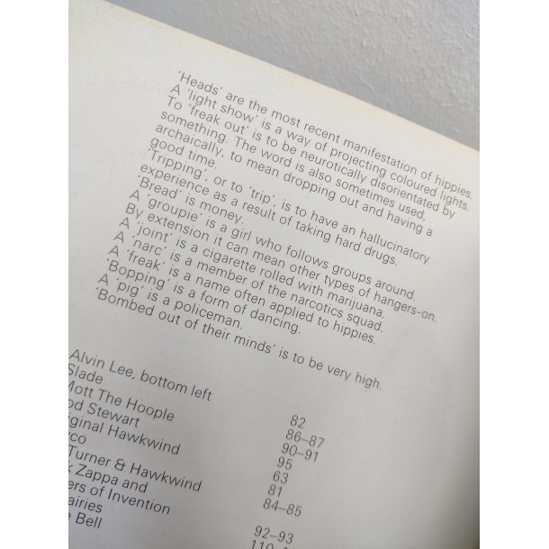 Tomorrow's people, fotobog om hippier og festivaler