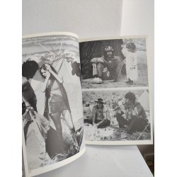 Tomorrow's people, fotobog om hippier og festivaler