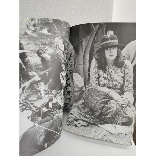 Tomorrow's people, fotobog om hippier og festivaler
