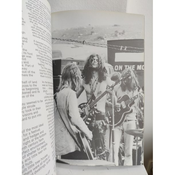 Tomorrow's people, fotobog om hippier og festivaler