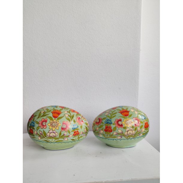 2 smukke p�ske�g i lakeret papmache