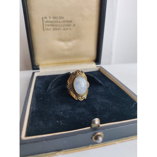 Messingring med m�nesten str 54