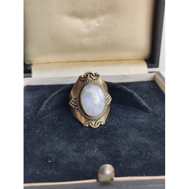 Messingring med m�nesten str 54