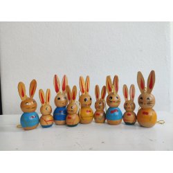 P�skeharer i tr� til oph�ng