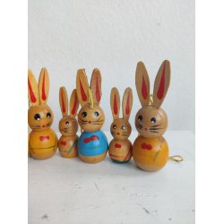 P�skeharer i tr� til oph�ng