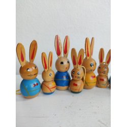 P�skeharer i tr� til oph�ng