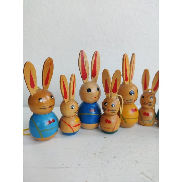 P�skeharer i tr� til oph�ng