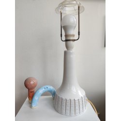 L�vemose hvid rillet lampefod