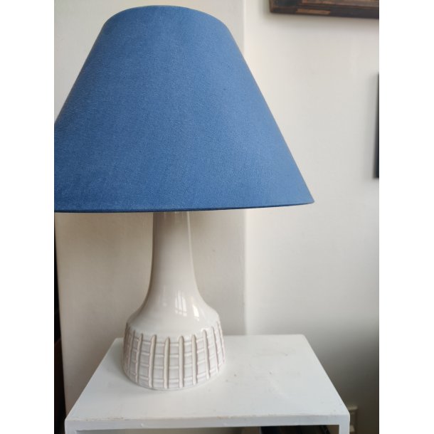 L�vemose hvid rillet lampefod