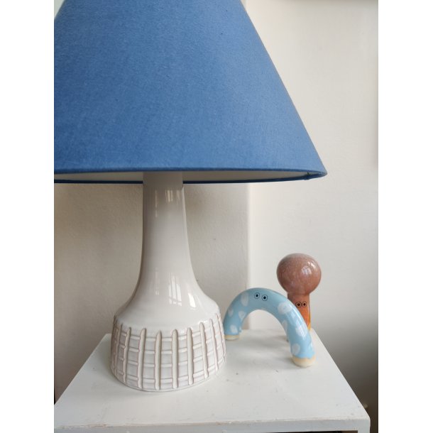 L�vemose hvid rillet lampefod