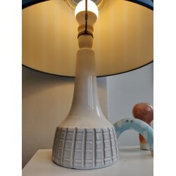 L�vemose hvid rillet lampefod