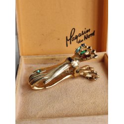 Gyldne h�nder klips med farvede sten