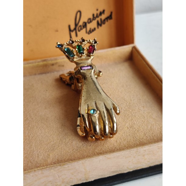 Gyldne h�nder klips med farvede sten