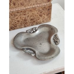 Lille sk�nvirke tinfad til m�nter, smykker eller visitkort