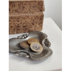 Lille sk�nvirke tinfad til m�nter, smykker eller visitkort