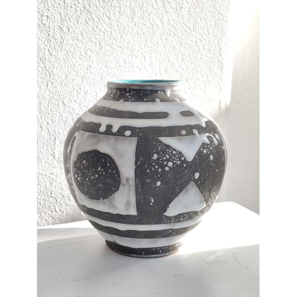 West Germany sgratiffo vase, sort/hvid med turkis inderglasur