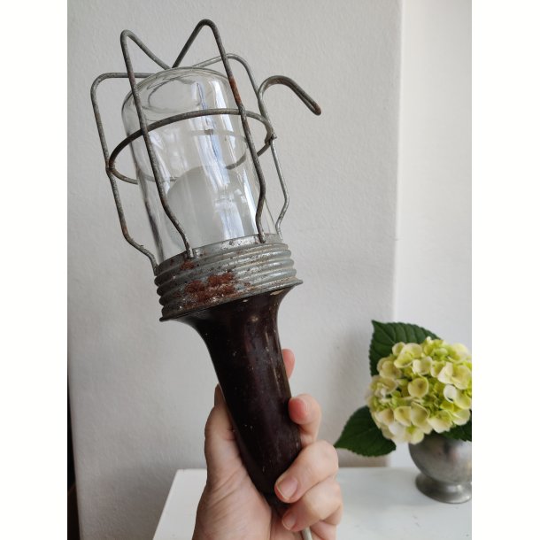 Vintage v�rkstedslampe, bred