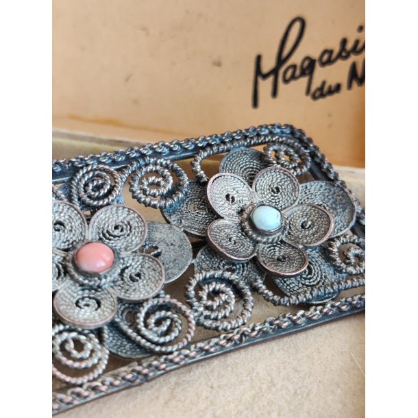 Vintage filigran broche med koral og turkis