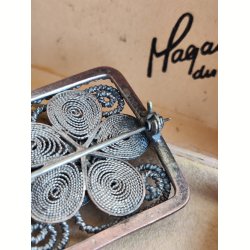 Vintage filigran broche med koral og turkis