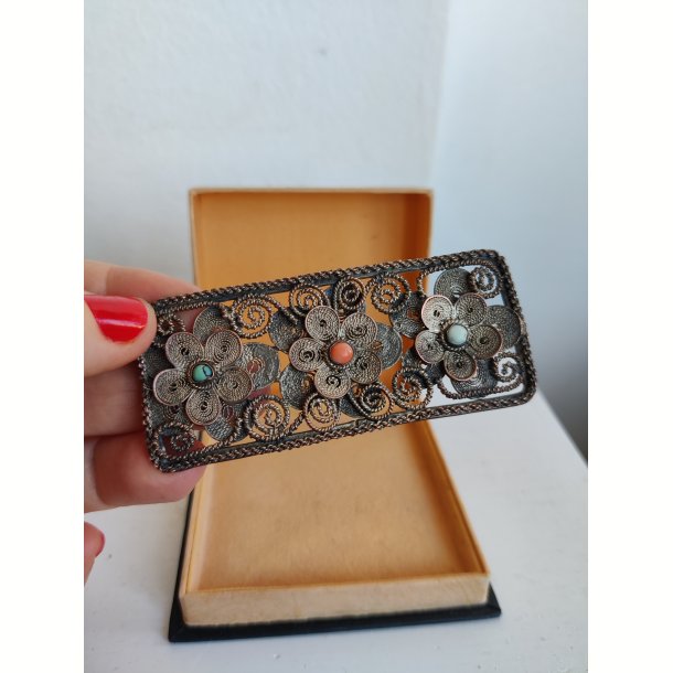 Vintage filigran broche med koral og turkis