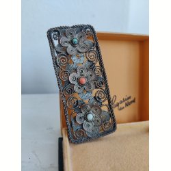 Vintage filigran broche med koral og turkis
