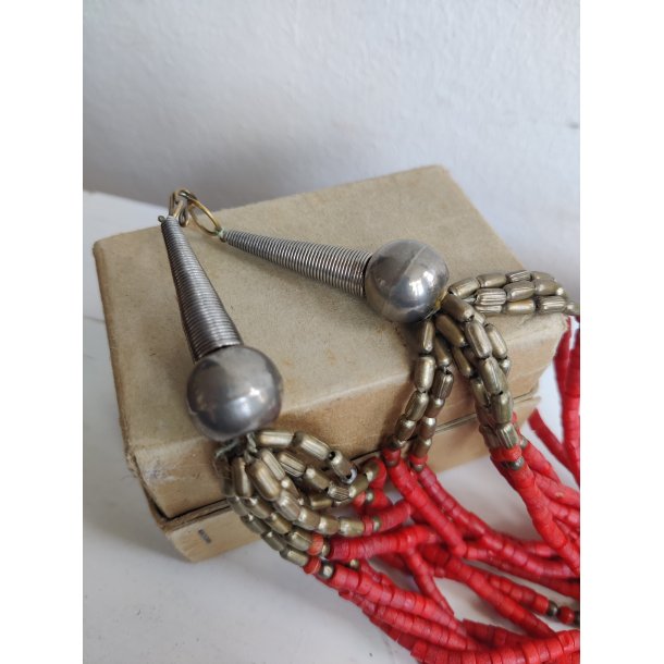 Smuk boho halsk�de creme/r�d