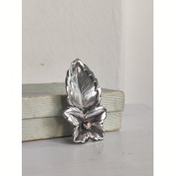 Antik s�lvbroche, blomst og blad