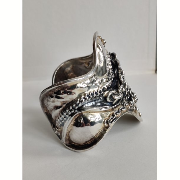 Jacob Hull unika fors�lvet armring