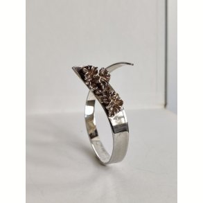 �ben armring i s�lv med blade