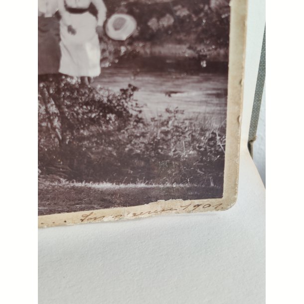Antikt foto af en gruppe kvinder 1910