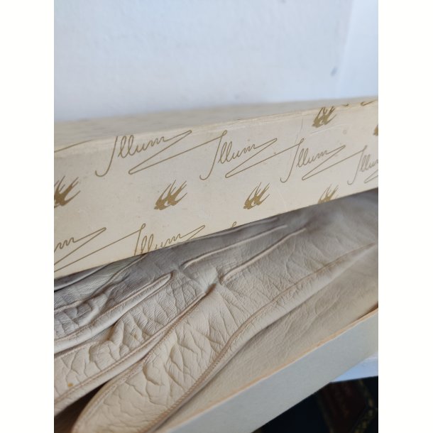 Lange hvide vintage skindhandsker med perleknapper