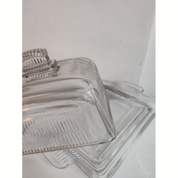 Vintage osteklokke eller sm�rklokke i presset glas