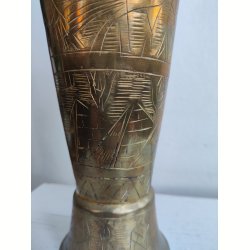 Messinglampe med egyptiske motiver