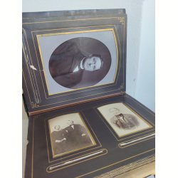 Antikt l�derindbundet fotoalbum