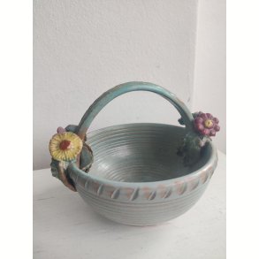 Keramiksk�l med blomsterfigurer, 1948-1956