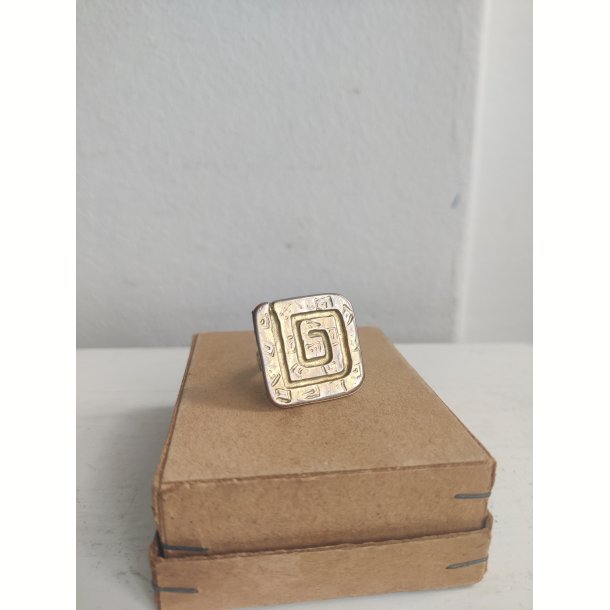Vintage bijoux ring med mystiske tegn
