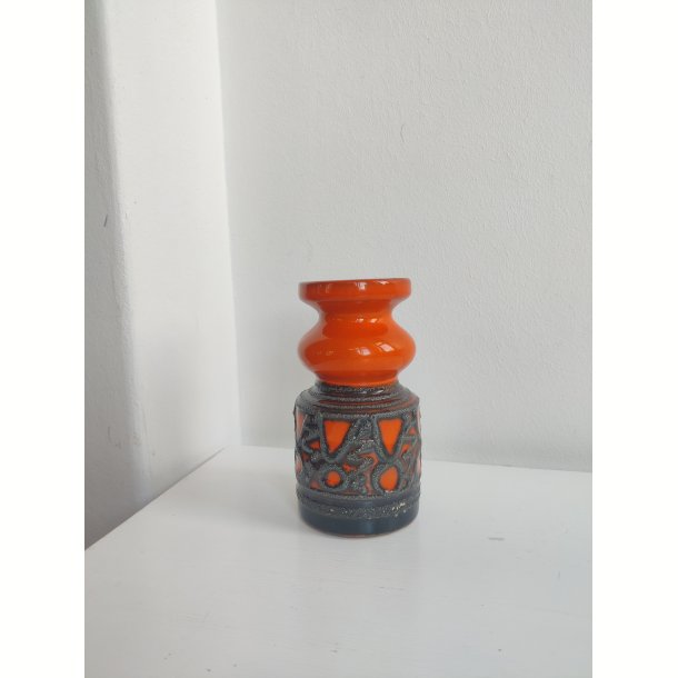 WG vase i orange og sort, fat lava
