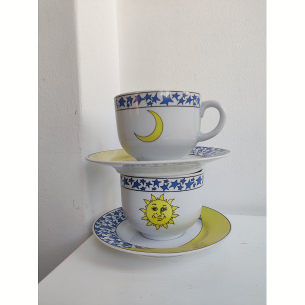 K�mpe kaffekopper fra 1990'erne med sol og m�ne